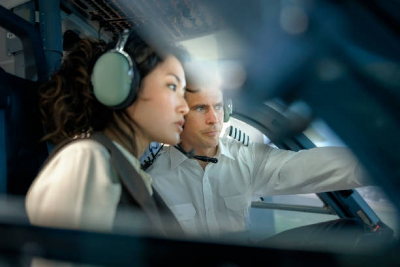 Treinamentos para Aeromoças Treinamentos para Aeromoças